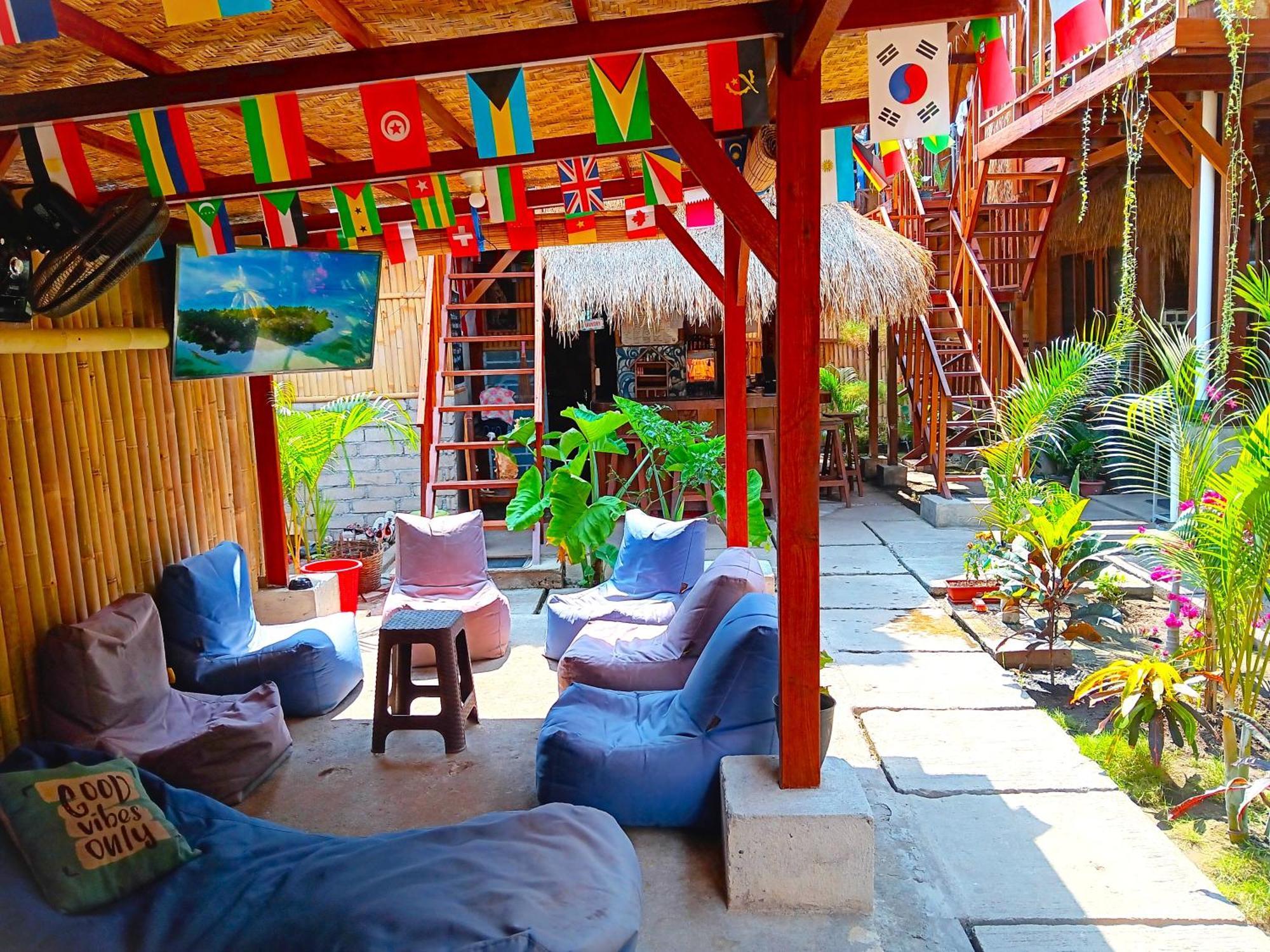 Good Vibes Bungalows Gili Trawangan Extérieur photo